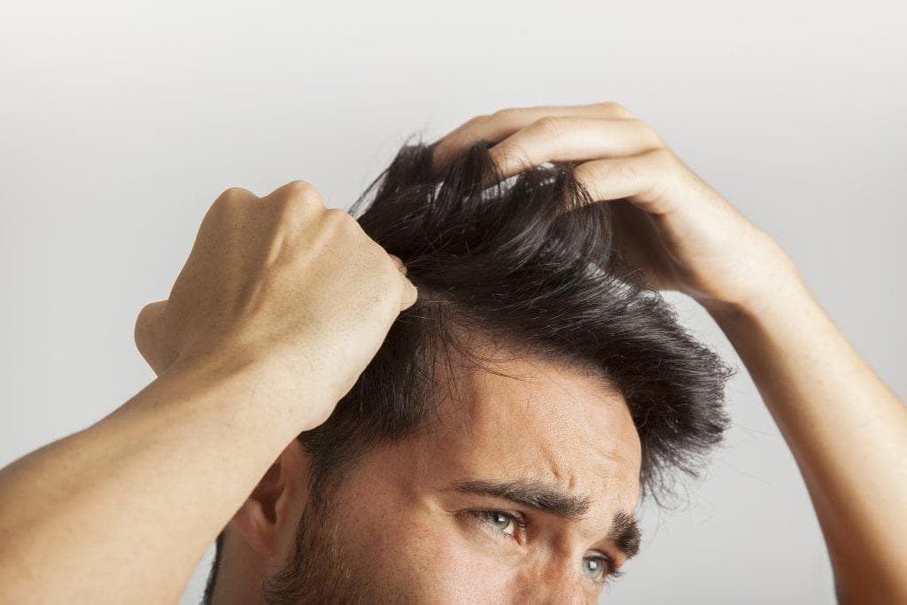 ¿Cómo frenar la caída del cabello?  - Imagen 1