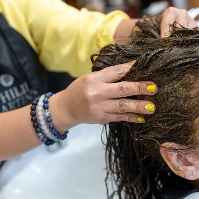 ¿La coloración orgánica cubre las canas?