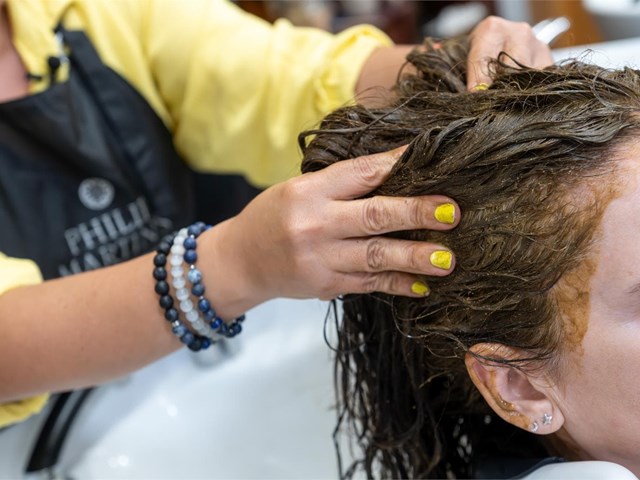 ¿La coloración orgánica cubre las canas?