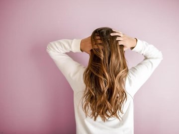 Tipos de mechas que quedan mejor según el corte de pelo